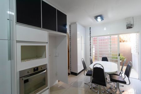 Casa à venda com 185m², 3 quartos e 4 vagas Casa à venda com 185m², 3 quartos e 4 vagasCozinha