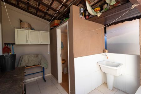 Casa à venda com 185m², 3 quartos e 4 vagas Casa à venda com 185m², 3 quartos e 4 vagasCasa 02 - Área de serviço