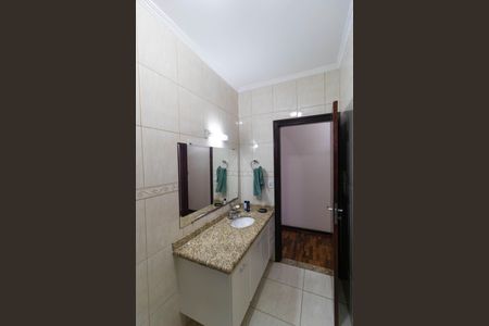 Casa à venda com 185m², 3 quartos e 4 vagas Casa à venda com 185m², 3 quartos e 4 vagasBanheiro