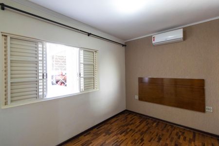 Casa à venda com 185m², 3 quartos e 4 vagas Casa à venda com 185m², 3 quartos e 4 vagasSuíte