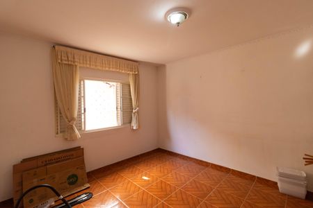 Casa à venda com 185m², 3 quartos e 4 vagas Casa à venda com 185m², 3 quartos e 4 vagasCasa 02 - Quarto