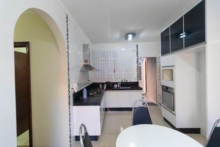 Casa à venda com 185m², 3 quartos e 4 vagas Casa à venda com 185m², 3 quartos e 4 vagasCozinha