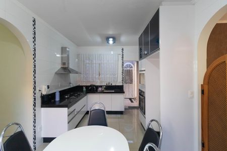 Casa à venda com 185m², 3 quartos e 4 vagas Casa à venda com 185m², 3 quartos e 4 vagasCozinha