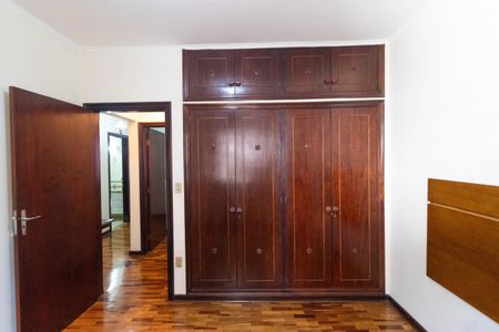 Casa à venda com 185m², 3 quartos e 4 vagas Casa à venda com 185m², 3 quartos e 4 vagasQuarto 01