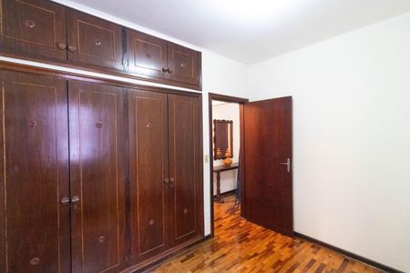 Casa à venda com 185m², 3 quartos e 4 vagas Casa à venda com 185m², 3 quartos e 4 vagasQuarto 02