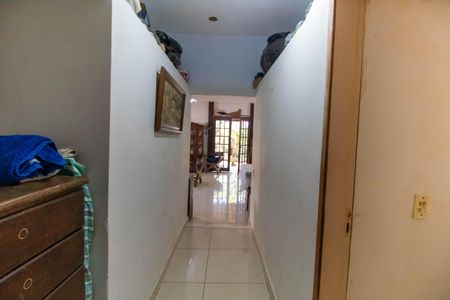 Casa à venda com 897m², 3 quartos e 8 vagas Casa à venda com 897m², 3 quartos e 8 vagasCorredor