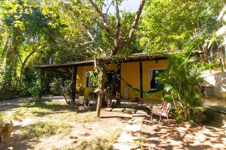 Casa à venda com 897m², 3 quartos e 8 vagas Casa à venda com 897m², 3 quartos e 8 vagasFachada