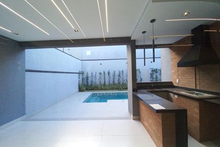 Casa de condomínio à venda com 305m², 4 quartos e 4 vagas Casa de condomínio à venda com 305m², 4 quartos e 4 vagasCopa