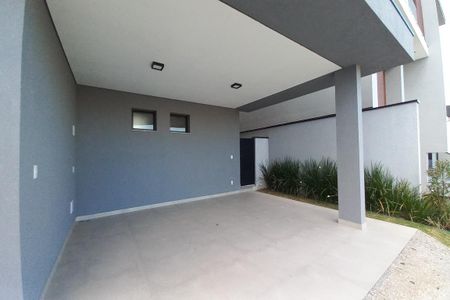 Casa de condomínio à venda com 305m², 4 quartos e 4 vagas Casa de condomínio à venda com 305m², 4 quartos e 4 vagasGaragem