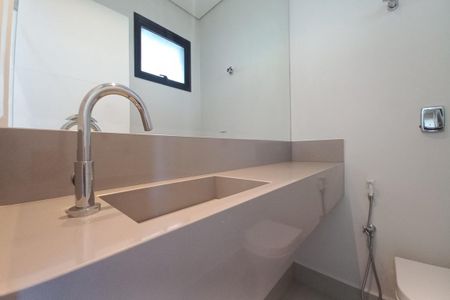 Casa de condomínio à venda com 305m², 4 quartos e 4 vagas Casa de condomínio à venda com 305m², 4 quartos e 4 vagasLavabo