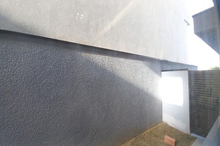 Casa de condomínio à venda com 305m², 4 quartos e 4 vagas Casa de condomínio à venda com 305m², 4 quartos e 4 vagasVista da sala de TV