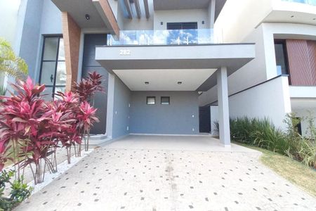 Casa de condomínio à venda com 305m², 4 quartos e 4 vagas Casa de condomínio à venda com 305m², 4 quartos e 4 vagasGaragem
