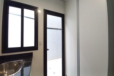 Casa de condomínio à venda com 305m², 4 quartos e 4 vagas Casa de condomínio à venda com 305m², 4 quartos e 4 vagasÁrea de Serviço