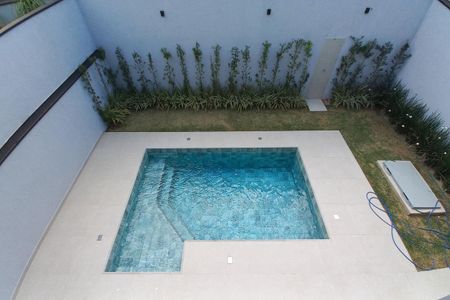 Casa de condomínio à venda com 305m², 4 quartos e 4 vagas Casa de condomínio à venda com 305m², 4 quartos e 4 vagasVista da Suíte 4