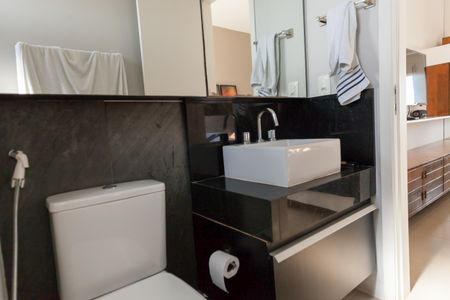 Apartamento à venda com 77m², 1 quarto e 1 vaga Apartamento à venda com 77m², 1 quarto e 1 vagaBanheiro da Suíte