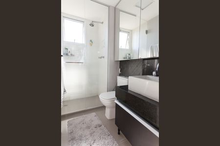 Apartamento à venda com 77m², 1 quarto e 1 vaga Apartamento à venda com 77m², 1 quarto e 1 vagaBanheiro da Suíte