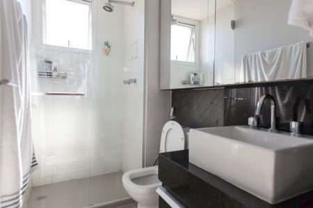 Apartamento à venda com 77m², 1 quarto e 1 vaga Apartamento à venda com 77m², 1 quarto e 1 vagaBanheiro da Suíte