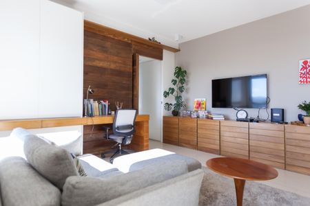 Apartamento à venda com 77m², 1 quarto e 1 vaga Apartamento à venda com 77m², 1 quarto e 1 vagaSala de TV