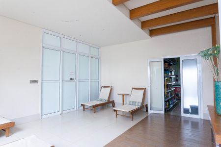 Apartamento à venda com 77m², 1 quarto e 1 vaga Apartamento à venda com 77m², 1 quarto e 1 vagaÁrea comum