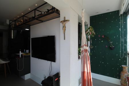 Apartamento à venda com 77m², 2 quartos e 1 vagaSala - Varanda