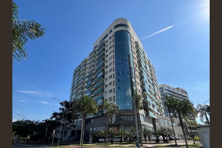 Apartamento à venda com 77m², 2 quartos e 1 vaga Apartamento à venda com 77m², 2 quartos e 1 vagaFachada do bloco