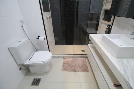 Apartamento à venda com 77m², 2 quartos e 1 vagaBanheiro da suíte 1