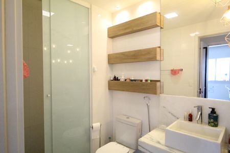 Apartamento à venda com 77m², 2 quartos e 1 vagaBanheiro da suíte 2