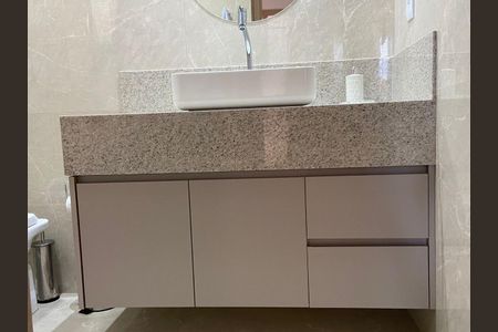 Apartamento à venda com 110m², 3 quartos e 2 vagas Apartamento à venda com 110m², 3 quartos e 2 vagasBanheiro