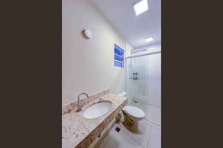 Casa à venda com 147m², 2 quartos e 4 vagasBanheiro da Suíte 1