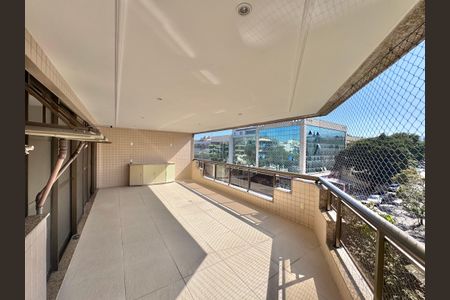 Apartamento à venda com 117m², 3 quartos e 2 vagasVaranda