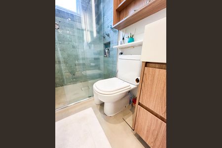 Apartamento à venda com 84m², 2 quartos e 2 vagasBanheiro da Suíte