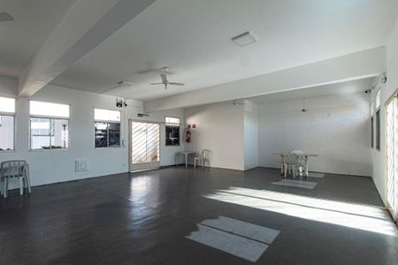 Apartamento para alugar com 44m², 2 quartos e 1 vaga Apartamento para alugar com 44m², 2 quartos e 1 vagaÁrea comum - Salão de festas