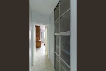 Casa à venda com 165m², 3 quartos e 2 vagas Casa à venda com 165m², 3 quartos e 2 vagasHall