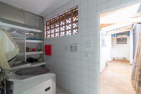 Casa à venda com 165m², 3 quartos e 2 vagas Casa à venda com 165m², 3 quartos e 2 vagasÁrea de Serviço