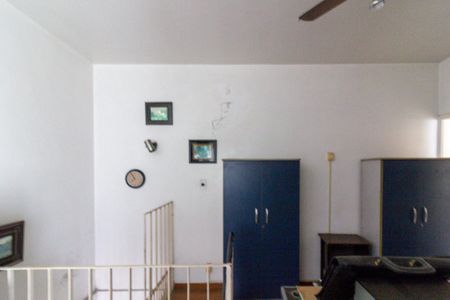 Casa à venda com 165m², 3 quartos e 2 vagas Casa à venda com 165m², 3 quartos e 2 vagasEscritório