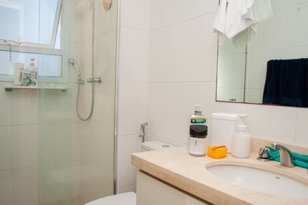 Apartamento à venda com 223m², 4 quartos e 4 vagas Apartamento à venda com 223m², 4 quartos e 4 vagasBanheiro