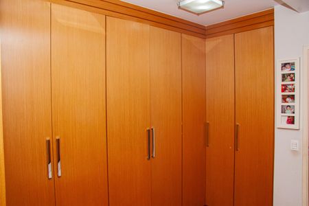Apartamento à venda com 223m², 4 quartos e 4 vagas Apartamento à venda com 223m², 4 quartos e 4 vagasSuíte 1