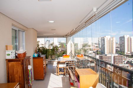 Apartamento à venda com 223m², 4 quartos e 4 vagas Apartamento à venda com 223m², 4 quartos e 4 vagasVaranda