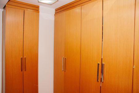 Apartamento à venda com 223m², 4 quartos e 4 vagas Apartamento à venda com 223m², 4 quartos e 4 vagasSuíte 1