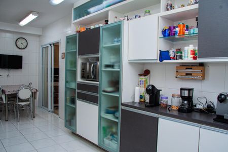 Apartamento à venda com 223m², 4 quartos e 4 vagas Apartamento à venda com 223m², 4 quartos e 4 vagasCozinha
