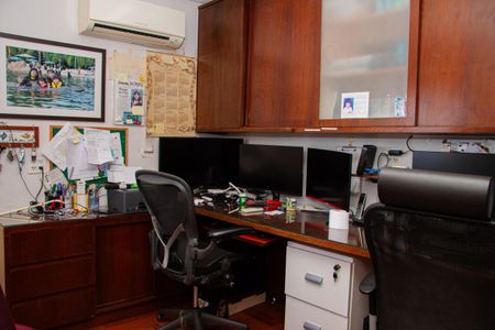 Apartamento à venda com 223m², 4 quartos e 4 vagas Apartamento à venda com 223m², 4 quartos e 4 vagasSuíte 2