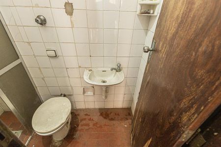 Casa à venda com 157m², 4 quartos e 4 vagasBanheiro de Serviço