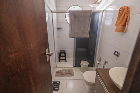 Casa à venda com 157m², 4 quartos e 4 vagasBanheiro Social