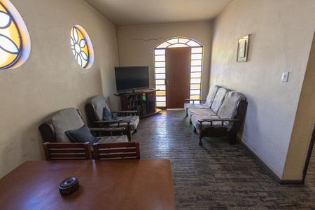 Casa à venda com 157m², 4 quartos e 4 vagasSala