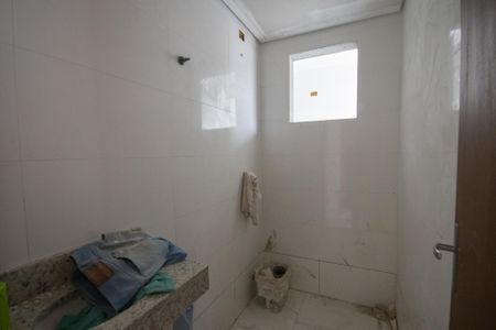Apartamento à venda com 40m², 2 quartos e sem vaga Apartamento à venda com 40m², 2 quartos e sem vagaBanheiro Social