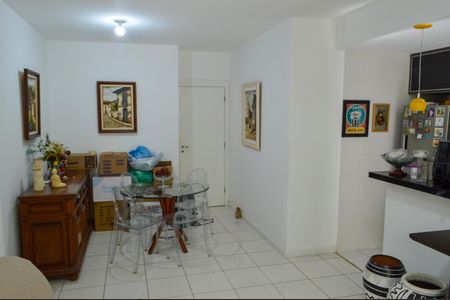 Apartamento à venda com 92m², 3 quartos e 1 vaga Apartamento à venda com 92m², 3 quartos e 1 vagaSala