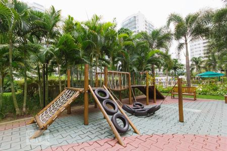 Apartamento à venda com 92m², 3 quartos e 1 vaga Apartamento à venda com 92m², 3 quartos e 1 vagaÁrea comum - Playground