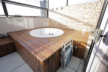 Apartamento à venda com 100m², 2 quartos e 1 vagaÁrea aberta cobertura