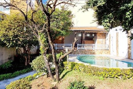 Casa à venda com 326m², 3 quartos e 6 vagas