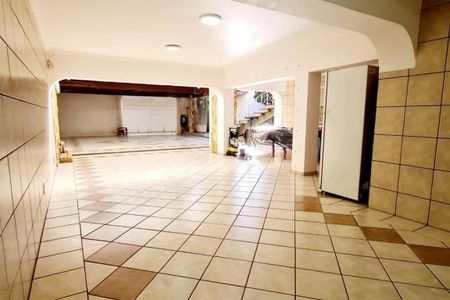 Casa à venda com 326m², 3 quartos e 6 vagas